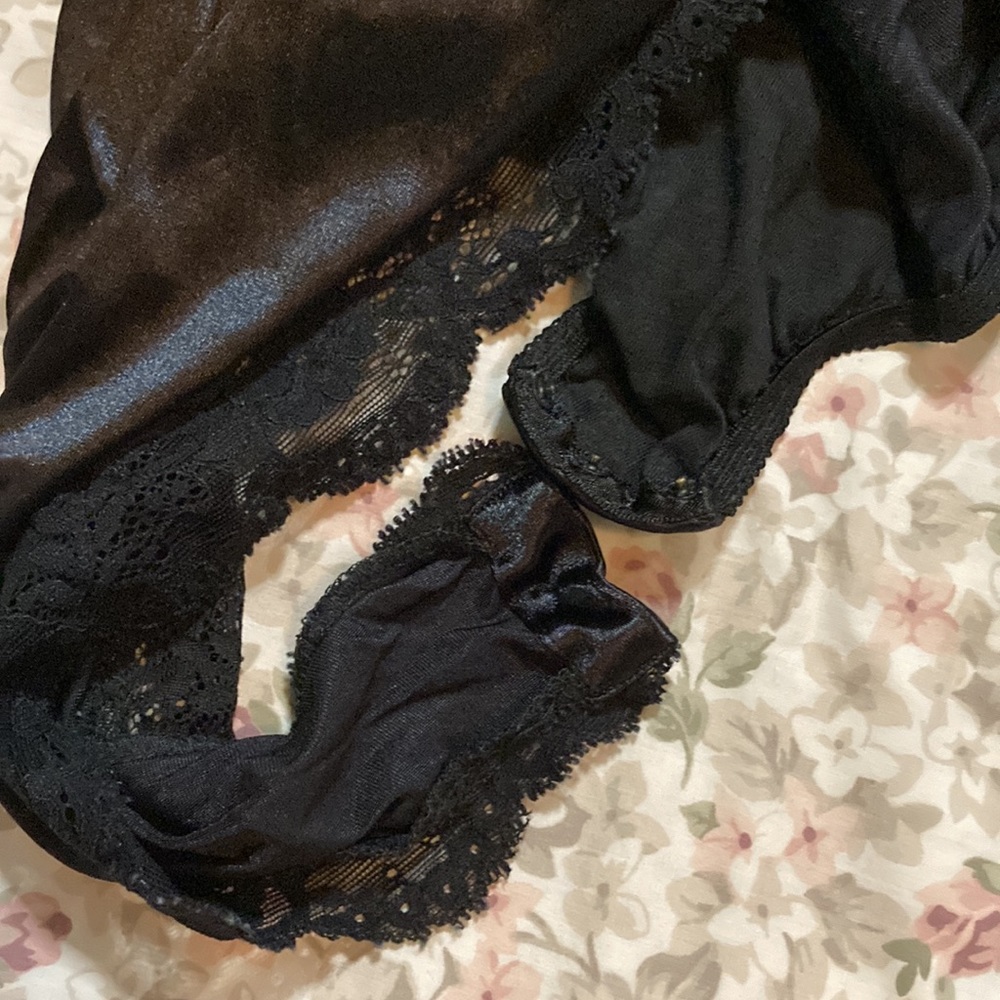 Vintage Victoria’s Secret Gold Label Black Bodysuit - Picture 6 of 9